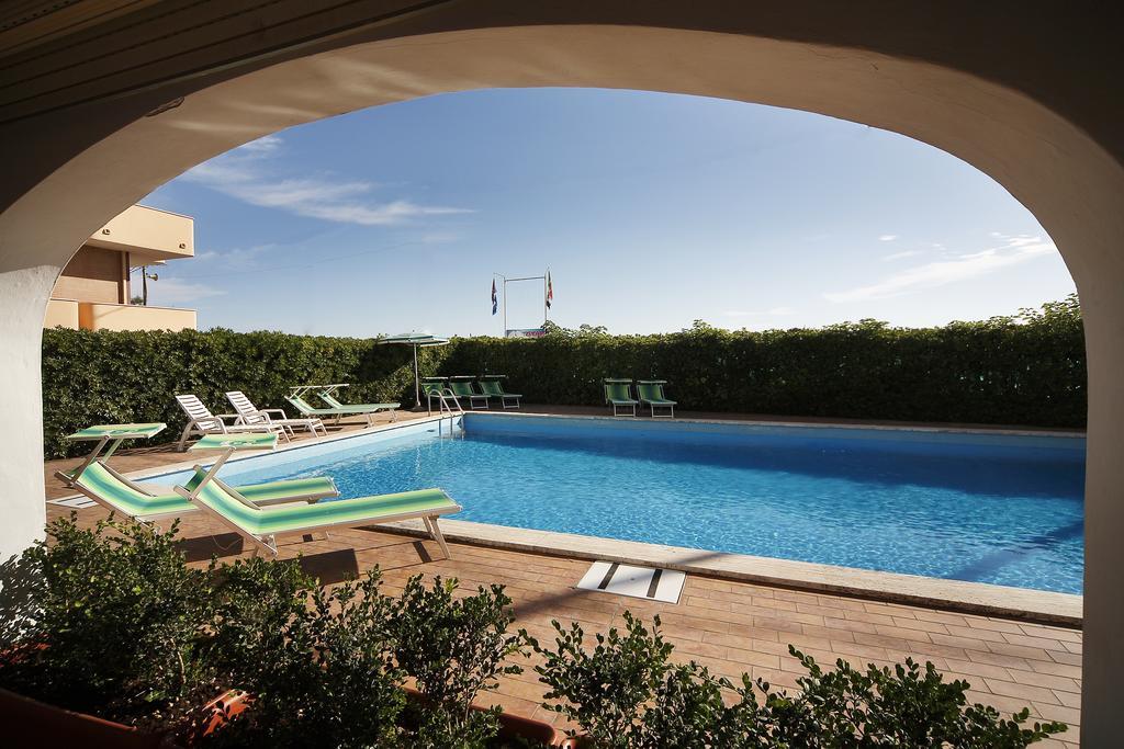 Hotel Villa Sole Resort Белариа-Игеа Марина Екстериор снимка