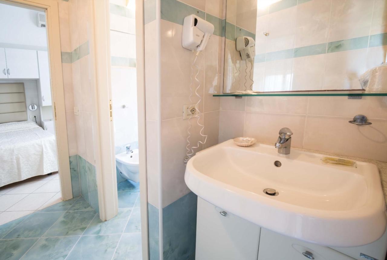 Hotel Villa Sole Resort Белариа-Игеа Марина Екстериор снимка