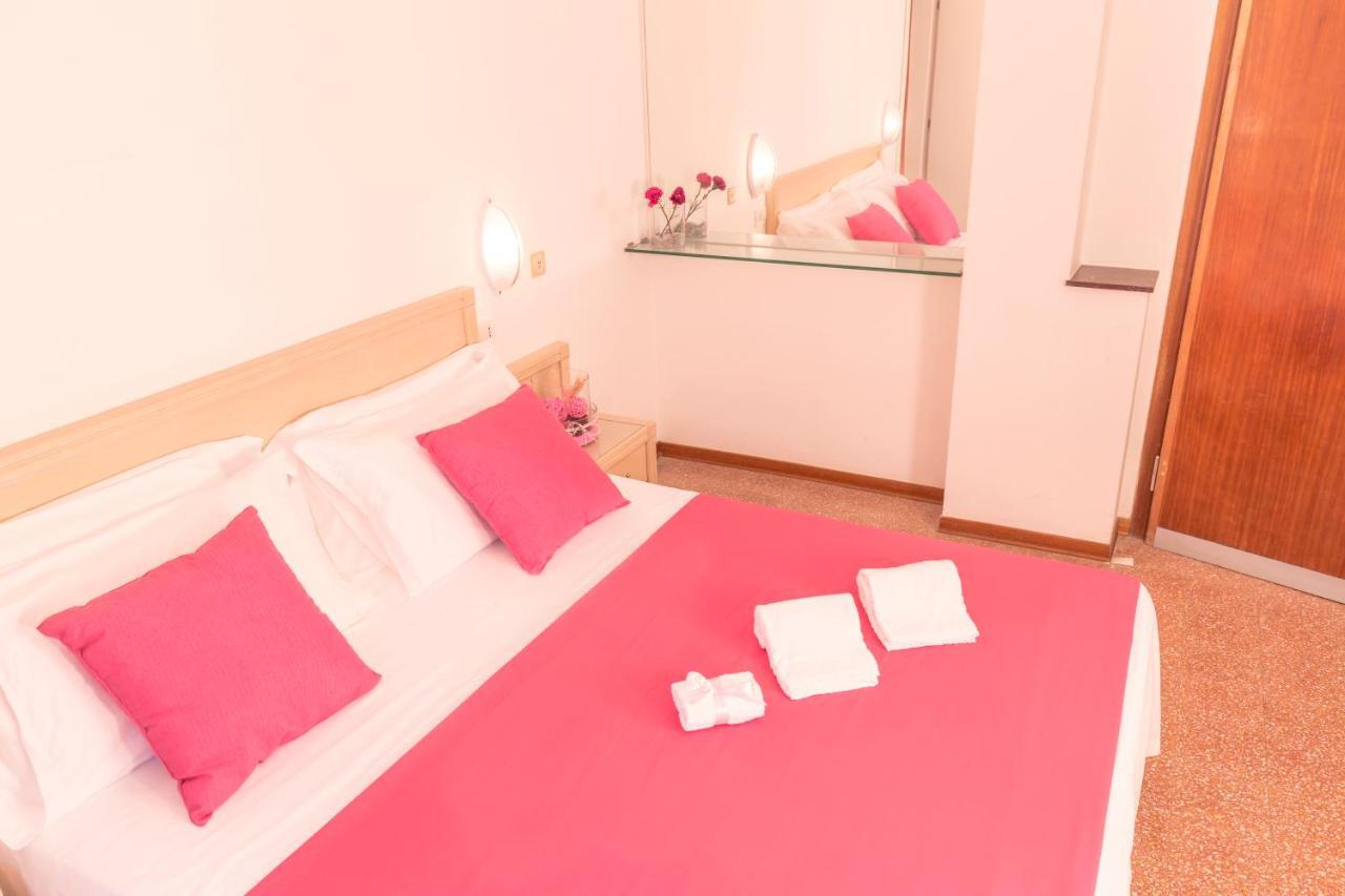 Hotel Villa Sole Resort Белариа-Игеа Марина Екстериор снимка