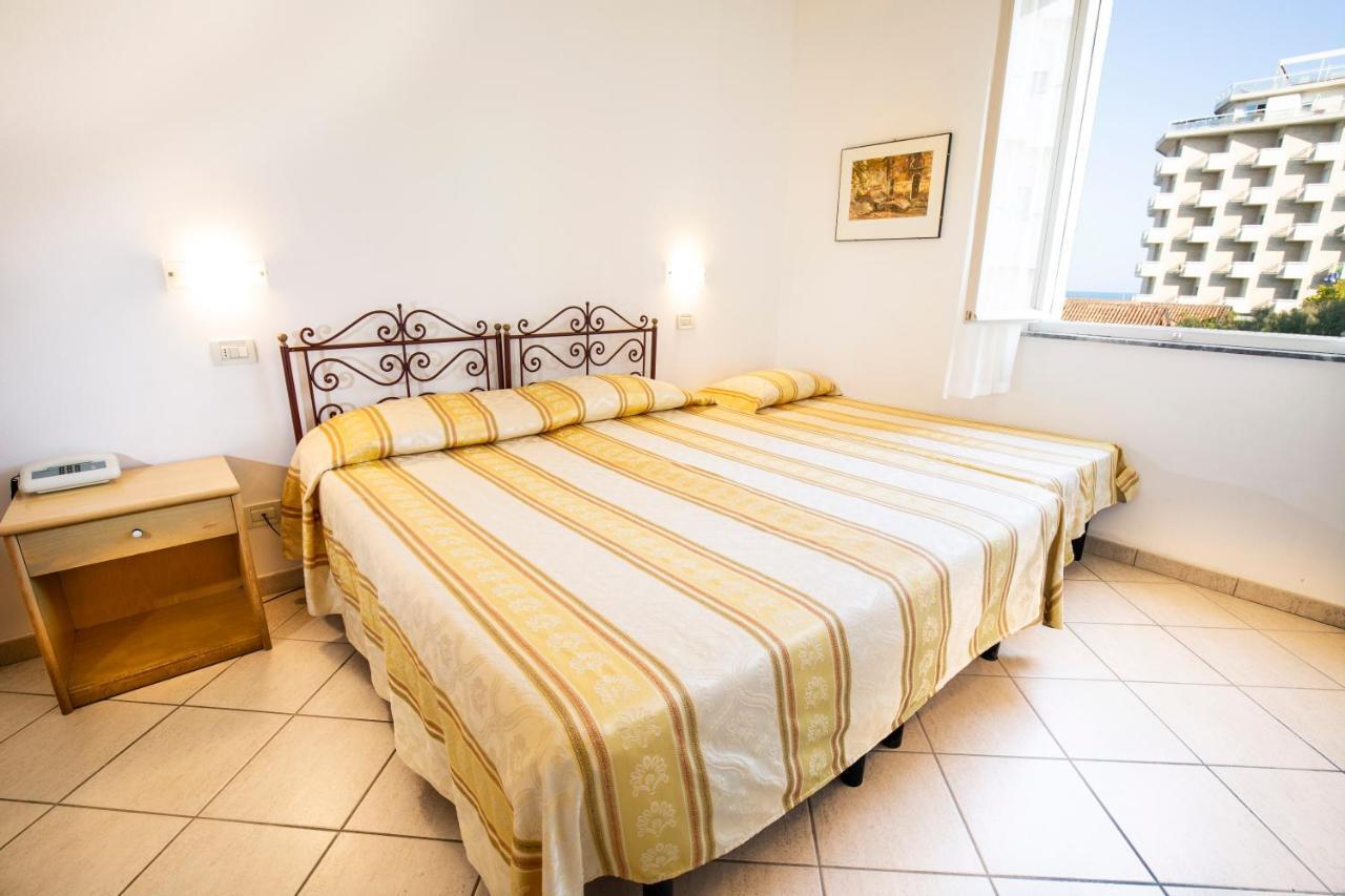 Hotel Villa Sole Resort Белариа-Игеа Марина Екстериор снимка